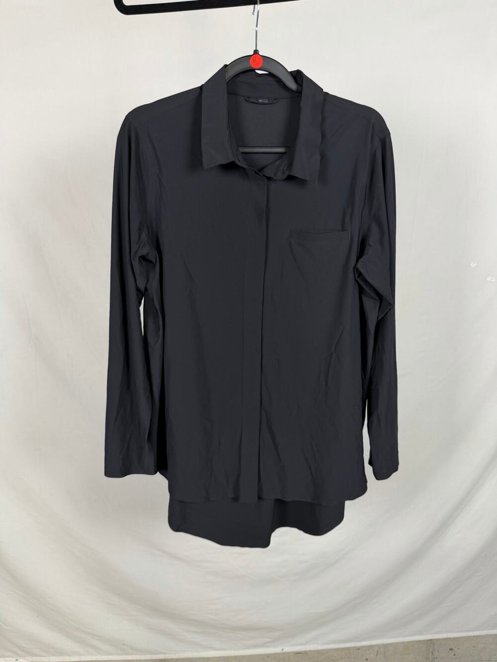 Athleta Black Long Sleeve Performance Button Down Shirt Pocket Stretch Size M